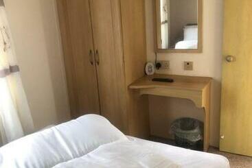 A4 The Chase 6 Berth Pet Friendly Caravan With Decking