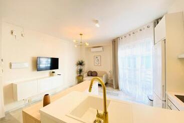 Alora Home Hostatel