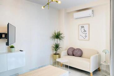Alora Home   Hostatel