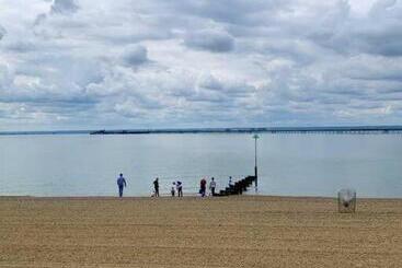 Apartments Near The Sea With Free Parking Southend On Sea