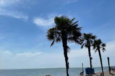 Apartments Near The Sea With Free Parking Southend On Sea