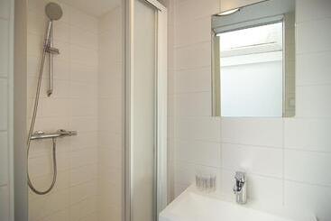 تختخواب و صبحانه Cosy Apartment Right In The City Center With Airco!