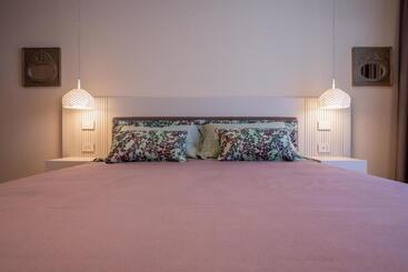 تختخواب و صبحانه Villa Elia Suite Room