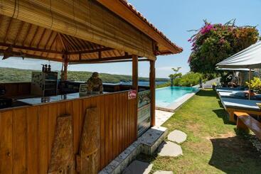 هتل Butterfly Villas Nusa Ceningan