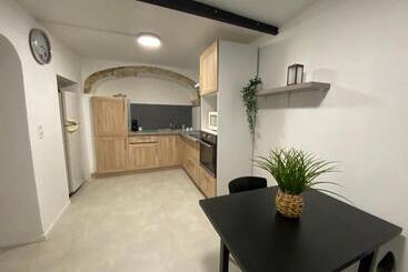 هتل Cosy & Spa Appartement Luxe Jacuzzi Sauna Suite Cristal