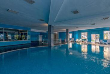 Lake River Side Hotel Spa