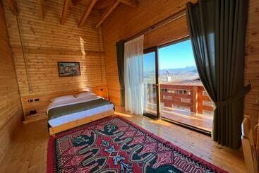 هتل Wooden House