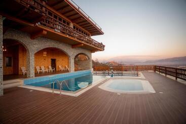 هتل Wooden House