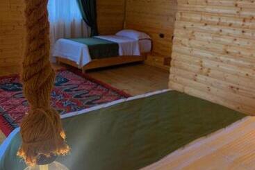 هتل Wooden House
