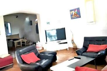 Villa Spacieuse A Aimargues Avec Piscine Privee