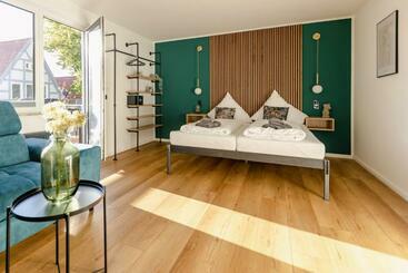 تختخواب و صبحانه Alex & Rine   Pension Zum Alten Strom