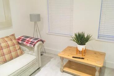 Huntingdon Apartment