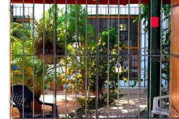 پانسیون Casa Serrano   Callejón De Don Blas 1 Hab Solera