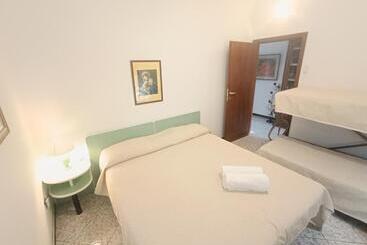 پانسیون Guest House Attico Della Vittoria
