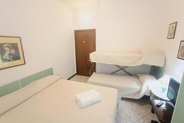پانسیون Guest House Attico Della Vittoria