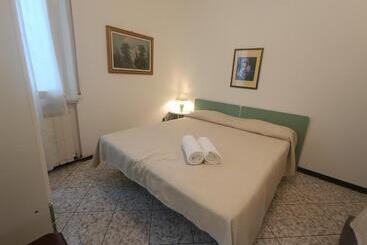 پانسیون Guest House Attico Della Vittoria
