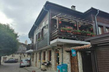 پانسیون Guest House Juja