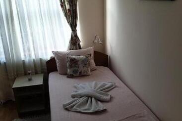 پانسیون Guest House Juja
