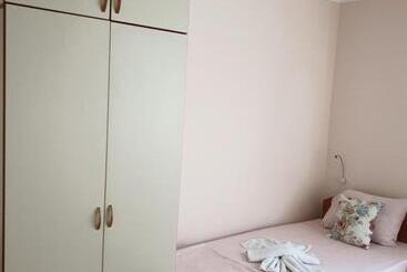 پانسیون Guest House Juja