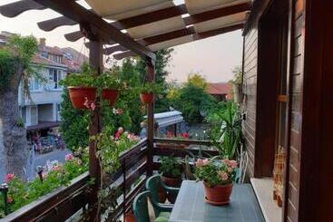پانسیون Guest House Juja