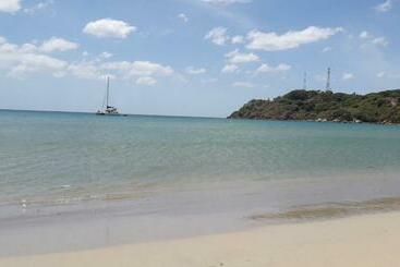 پانسیون Surf Reef Beach