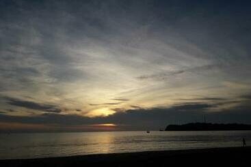 پانسیون Surf Reef Beach