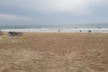پانسیون Surf Reef Beach
