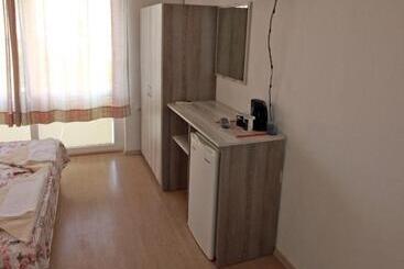 膳宿费 Villa Maris