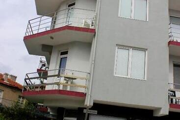 膳宿费 Villa Maris