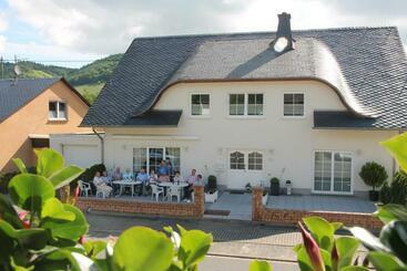 ペンション Wein  Und Gästehaus Binz Meyer