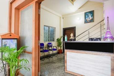 Flagship Hotel Luxury Inn