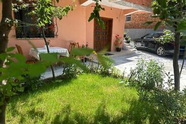 Guri Guest House