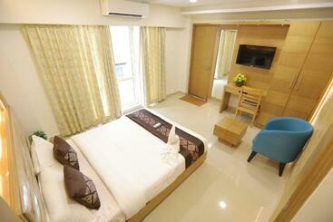 Greens Suite   Business Class Hotel   Opposite Ripon Building