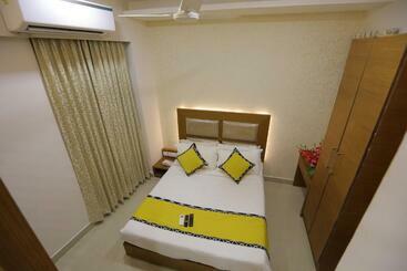 Greens Suite   Business Class Hotel   Opposite Ripon Building