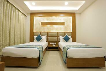 Greens Suite   Business Class Hotel   Opposite Ripon Building