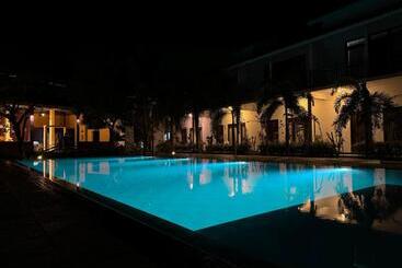 هتل The Reef Resort