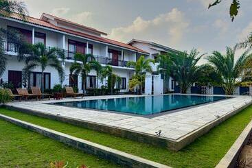 酒店 The Reef Resort