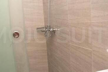 Mojo Apartment, Tema