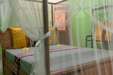 پانسیون Relax Inn
