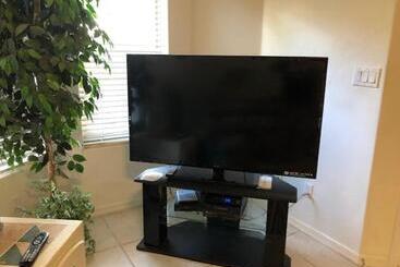 3 En Suite Bedrooms!! Spacious 2 Story Townhome With Pool And Spa + 2 Car Garage