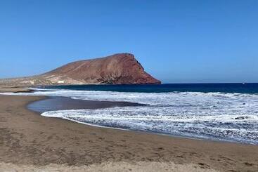 Beautiful Renovated Beach House With Panoramic Seaviews