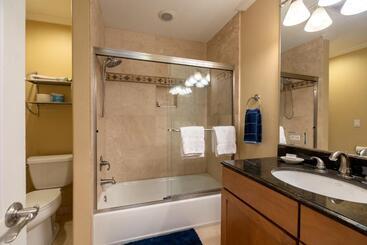 Big Bear Lakefront Condo Walk To Village