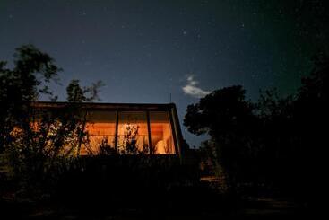 Earthship Retreat + 2 Spas + Incredible Views