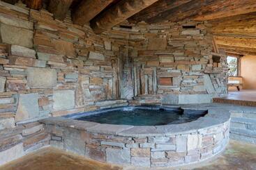 Earthship Retreat + 2 Spas + Incredible Views