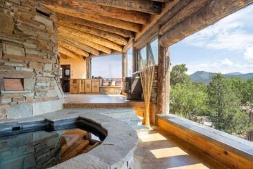 Earthship Retreat + 2 Spas + Incredible Views