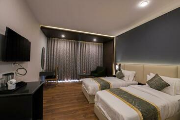 هتل The Khar Manali