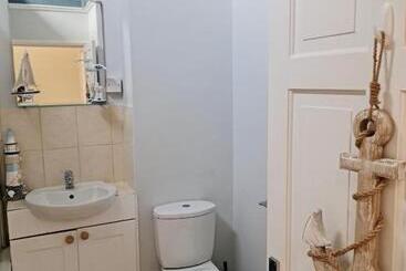 Onyx Bay   Whole Apartment   Wifi   Beach   2 Bed   Broadstairs Town