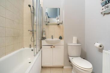 Onyx Bay   Whole Apartment   Wifi   Beach   2 Bed   Broadstairs Town