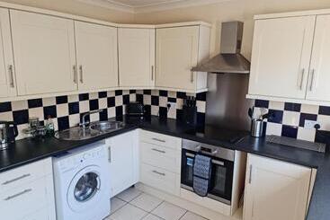Onyx Bay   Whole Apartment   Wifi   Beach   2 Bed   Broadstairs Town