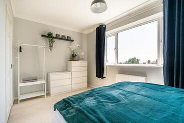 Onyx Bay   Whole Apartment   Wifi   Beach   2 Bed   Broadstairs Town
